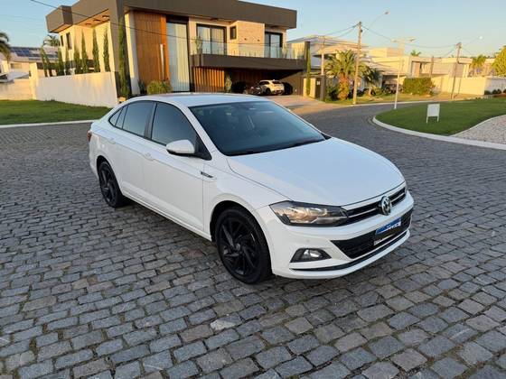 VOLKSWAGEN VIRTUS 1.0 200 TSI HIGHLINE AUTOMÁTICO